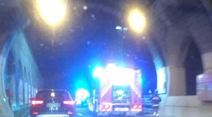 Statale 36. Scontro tra due auto in galleria allo svincolo di Abbadia