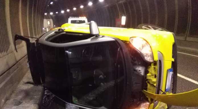 Nella notte: ribaltamento sulla nuova Lecco-Ballabio, frontale a Paré