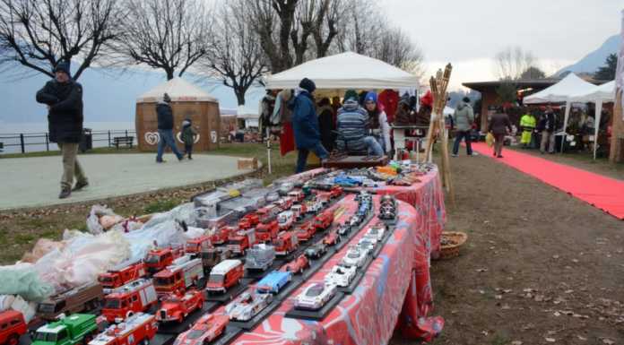 Abbadia: le bancarelle del mercatino natalizio al Parco di Chiesa Rotta