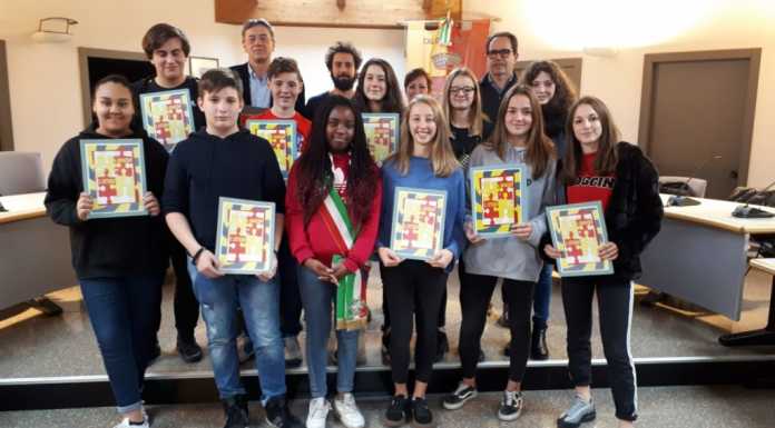 Mattina di elezioni, Cecile Djo è sindaco dei ragazzi di Calolzio