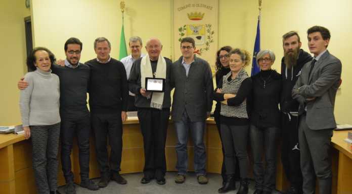 Associazioni, scuola, sport: Olginate premia i cittadini, un grazie anche a don Eugenio