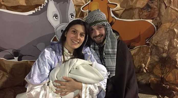 Emozioni e suggestioni col presepe vivente dei bambini: “Seguiamo la stella!”