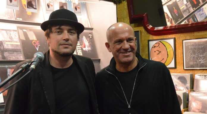 Lecco. Musica e tanti applausi per il cantautore The Niro