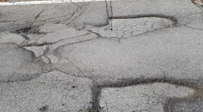 Il “tour” di Olginate si cambia: “Scarsa manutenzione e strade colabrodo”