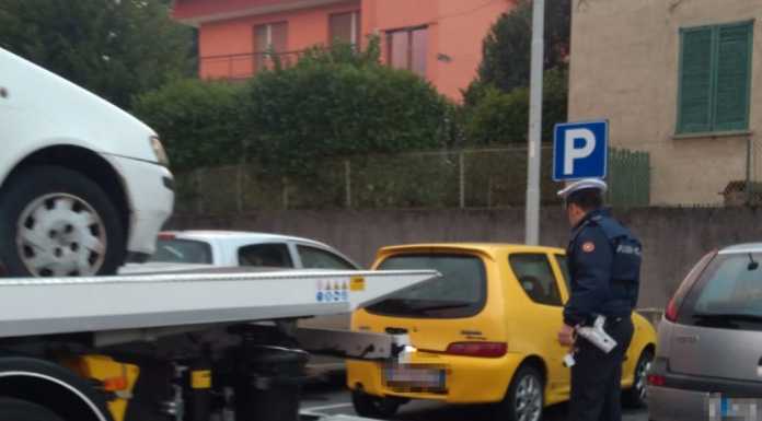 Polizia Locale. Controlli nel parcheggio del comune, due auto senza assicurazione