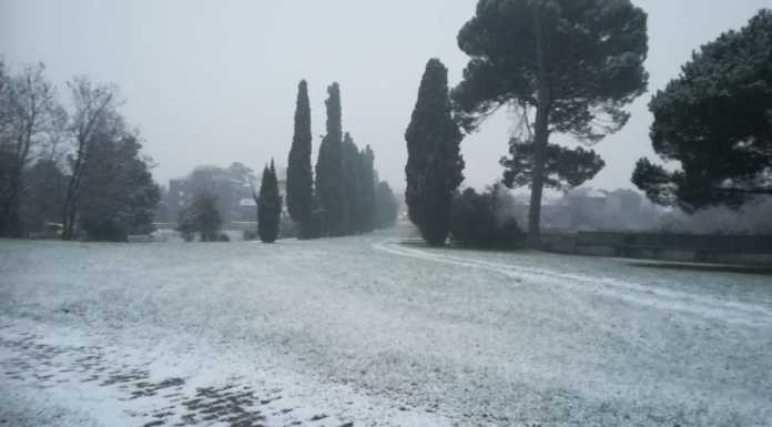 Primi fiocchi di neve sul lecchese, le foto dai nostri lettori