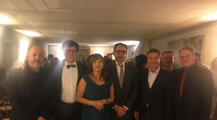 Atmosfere ed emozioni al castello di Rossino, una serata da tutto esaurito