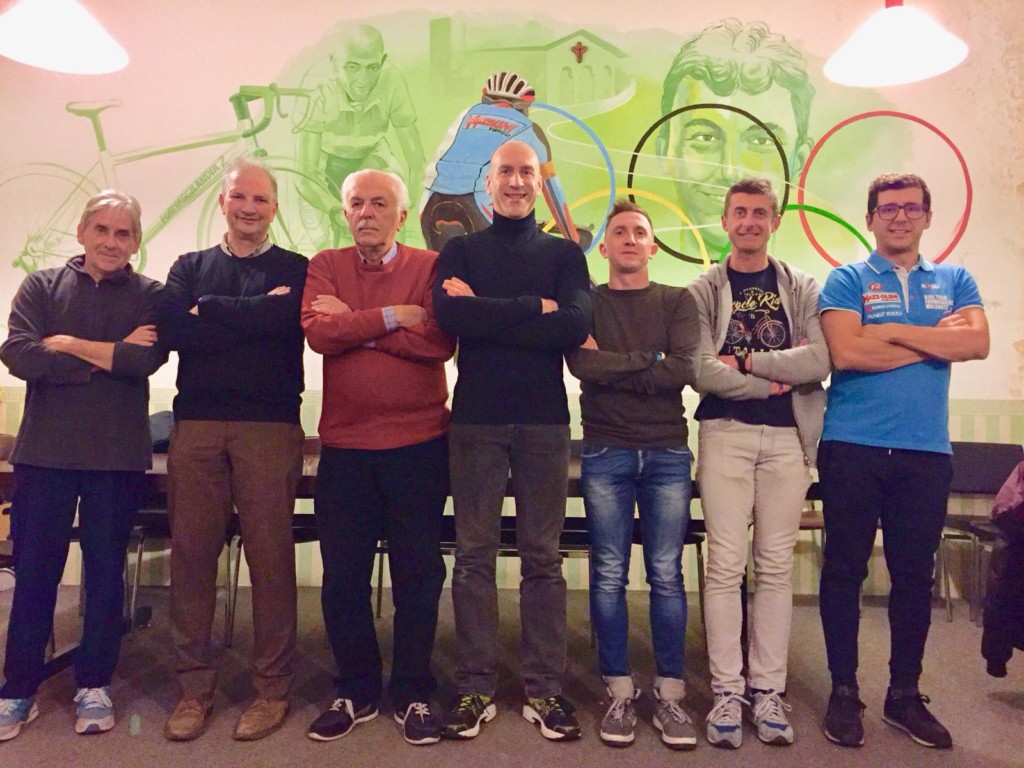 I nuovi dirigenti del bike Team Formaggilandia 2 Angelino Mauri, Francesco Ventura, Vico Gelli, Roberto Maggioni, Giacomo Tentori, Ivan Corti e Stefano Caló