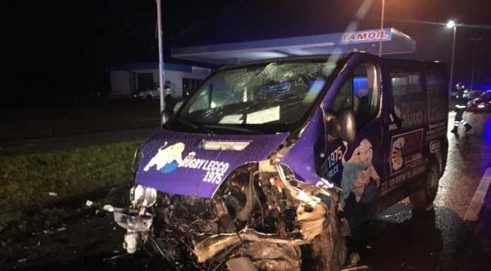 Schianto frontale tra auto e furgone a Balisio. Tre feriti