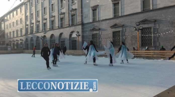 Pista di pattinaggio XXL di Lecco, il 24 arriva Babbo Natale