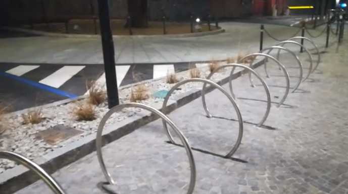 “In via Sassi cento parcheggi per le bici, troppo pochi per auto e moto”