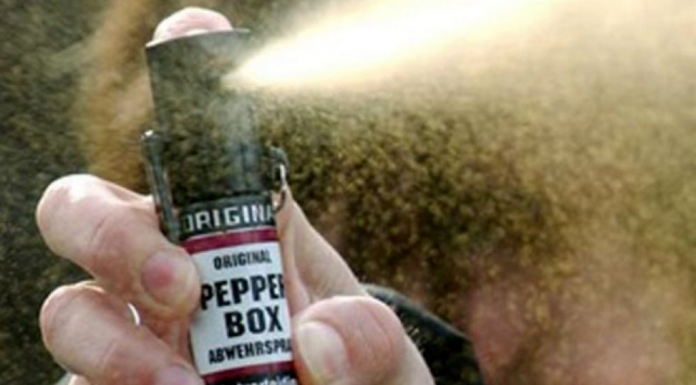 Spray al peperoncino fuori dal McDonald, evacuato il locale