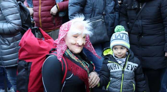Festa nella caserma dei Vigili del Fuoco per l’arrivo della Befana