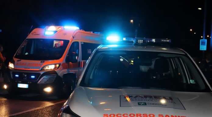 Santa Maria Hoè, si sente male in casa di amici: ragazzo di 33 anni muore in ospedale automedica ambulanza