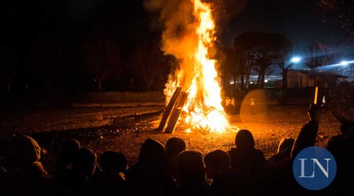 Bruciano i Gineè: tradizione rispettata a Mandello, Abbadia e Lierna