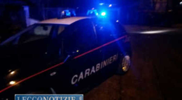 Lomagna: scopre i ladri e viene picchiato