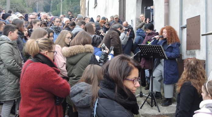 Due pietre di inciampo per Lino e Pietro Ciceri, la cerimonia ad Acquate