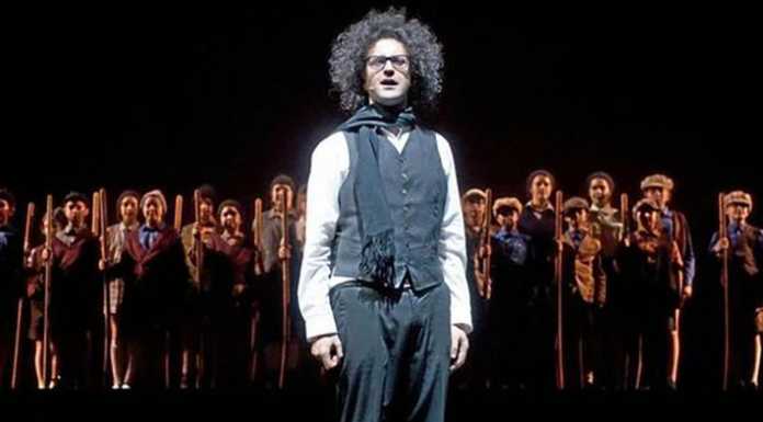 “Esodo”, Simone Cristicchi domenica sul palco a Valmadrera