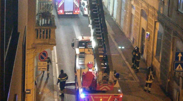 Vigili del Fuoco in via Bezzecca per la caduta di calcinacci, ma è solo un falso allarme vigili del fuoco in via bezzecca