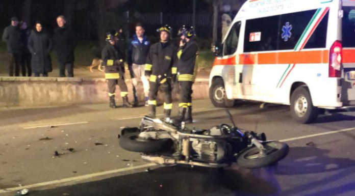 Violento schianto auto moto in Corso Dante a Calolzio FOTO