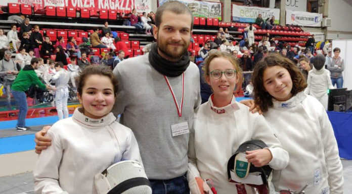 Scherma. Tanto lavoro da fare per la squadra di spada U14 Maria Luisa Bicchieri, l'istruttore Matteo Torri, Matilde Brambilla e Alice Agostani.