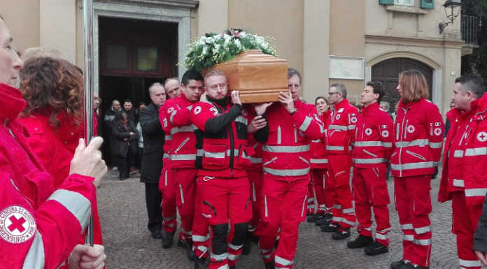 L’addio a Anna Tomeo: “Mi lasci un figlio stupendo e una lezione di vita da tramandargli” Funerale Anna Tomeo