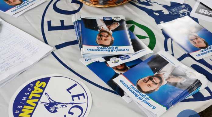 A Suello un gazebo per la campagna di tesseramento della Lega