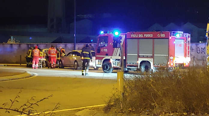 Lecco, incidente alla rotonda di via Fiandra (FOTO)