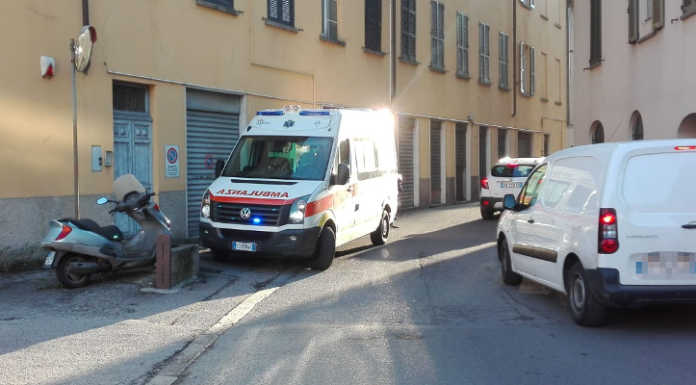 Rancio. Non risponde alle chiamate, soccorsi in via Mazzucconi soccorsi via mazzucconi