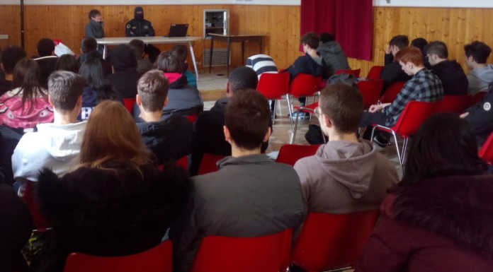 Il comandante Alfa incontra gli allievi dell’Aldo Moro comandante alfa