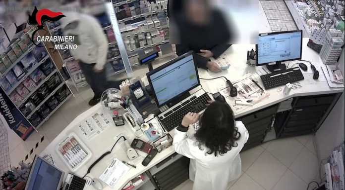 Tre rapinatori arrestati a Milano, traditi da un’impronta digitale