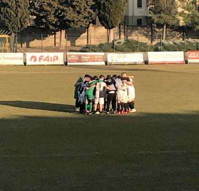 L’Olginatese è ancora viva: battuto 3-2 il Pontisola con un finale thrilling L'abbraccio a fine partite tra i giocatori dell'Olginatese (credit foto Usd Olginatese)