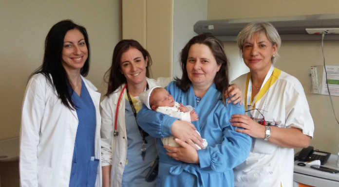 Como, a 39 anni Lidia partorisce l’11esimo figlio, il piccolo Filip