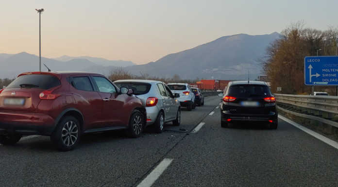 Tamponamento sulla SS36, soccorsa una donna di 78 anni