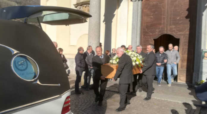 Olgiate, l’addio al meccanico morto: “Sei stato il fratello che tutti vorremmo”