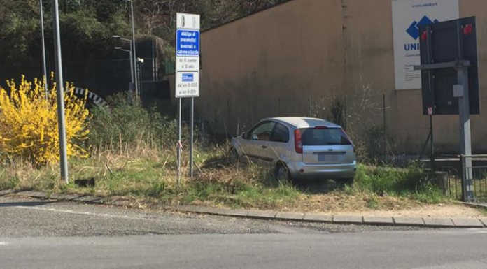 Quando il parcheggio diventa introvabile… soluzione creativa in zona ospedale