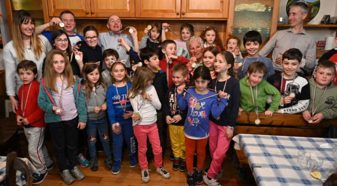 Società Escursionisti Civatesi: festa al rifugio Consigliere per i giovani partecipanti del corso di sci