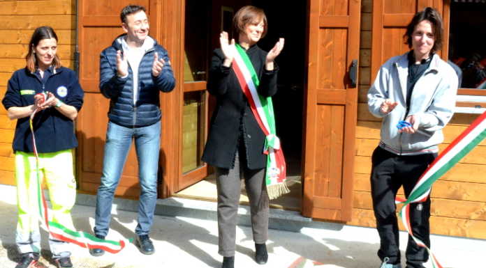 Ballabio, inaugurata la casetta di legno al parco Grignetta