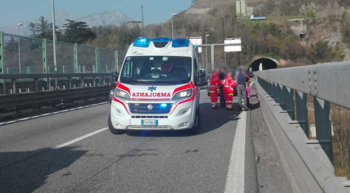Incidente all’uscita del tunnel del Barro: rallentamenti nel pomeriggio verso Milano
