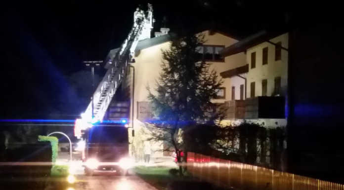 Incendio canna fumaria a Introbio, intervento dei Vigili del Fuoco
