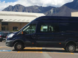 Col furgone occupa due parcheggi dei disabili, lo sfogo di un lettore