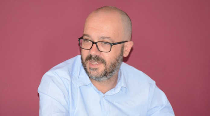 Dolzago. Lavori alla palestra della scuola, si sostituiscono i serramenti