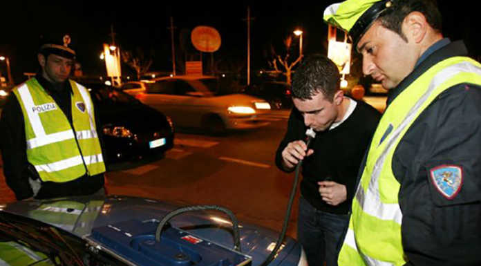 Alcol test e droga: 8 patenti ritirate nel weekend dalla Polstrada