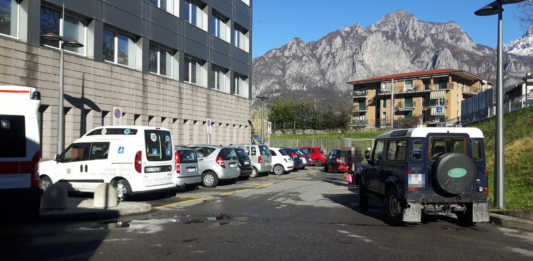 Parcheggio selvaggio al PS, l’Ospedale: “Multeremo i maleducati”
