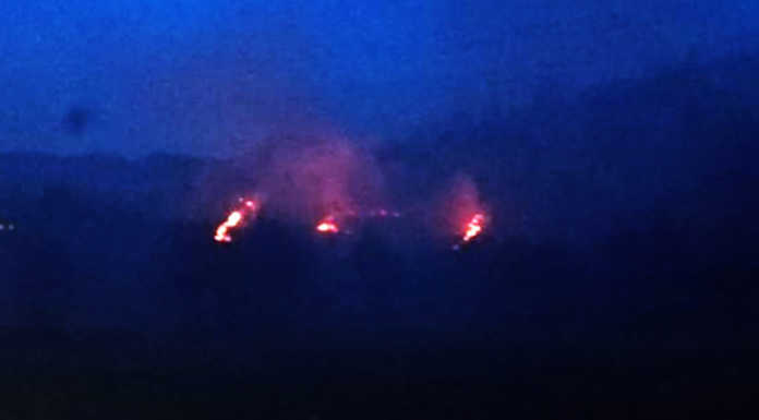 Sterpaglie a fuoco a Sirone, intervengono i pompieri