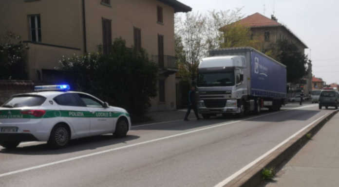 Cernusco, tir in panne: code sulla sp 342 dir