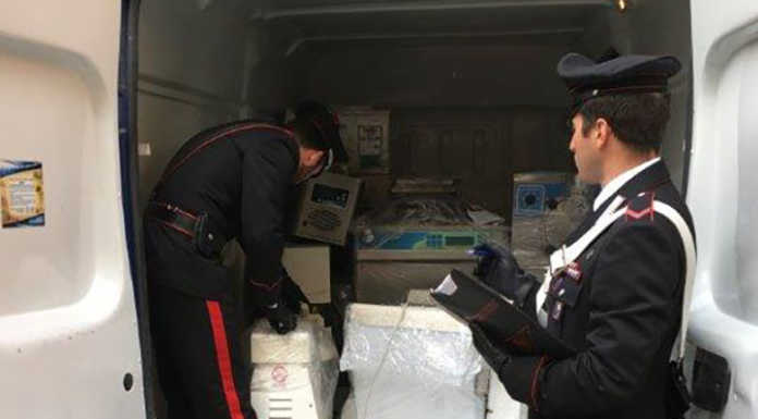 Rubano furgone e attrezzature da panettiere, i carabinieri sventano il furto