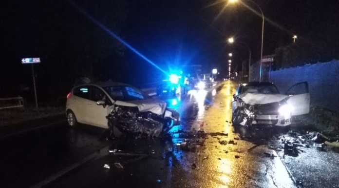 Garlate. Violento frontale fra due auto in nottata
