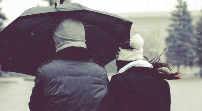 Meteo, arriva la pioggia. Temperature in calo e neve sulle Alpi