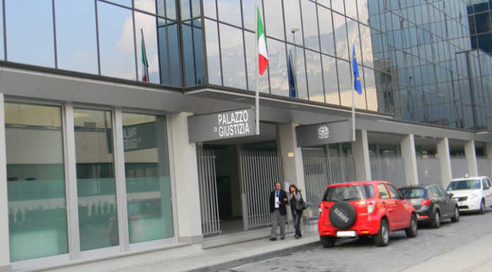 Catalogo donne single, al via il processo, otto donne parte civile